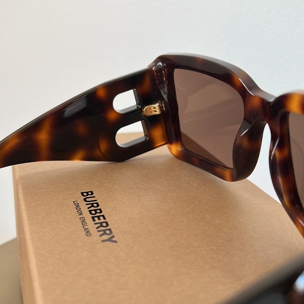 Burberry B Motif Square Frame Sunglasses - Picture 14 of 16